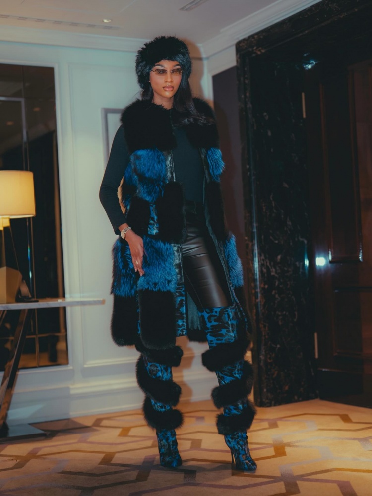 华体会官网-头号男友粉！WNBA球星里斯本土看不过瘾 还到欧洲看柏林赛