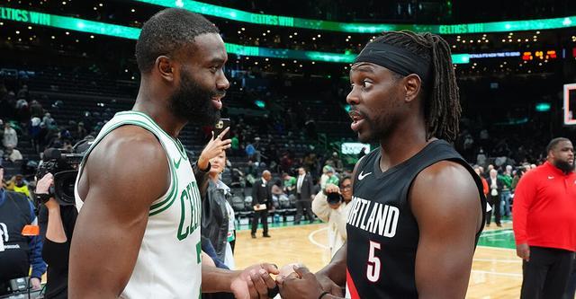 华体会app下载-布朗：无论霍勒迪和罗威在哪里效力 他们都是我的家人